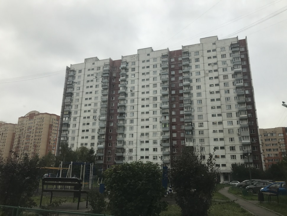 Трёхкомнатная квартира на улице Мельникова в Химках. Дом