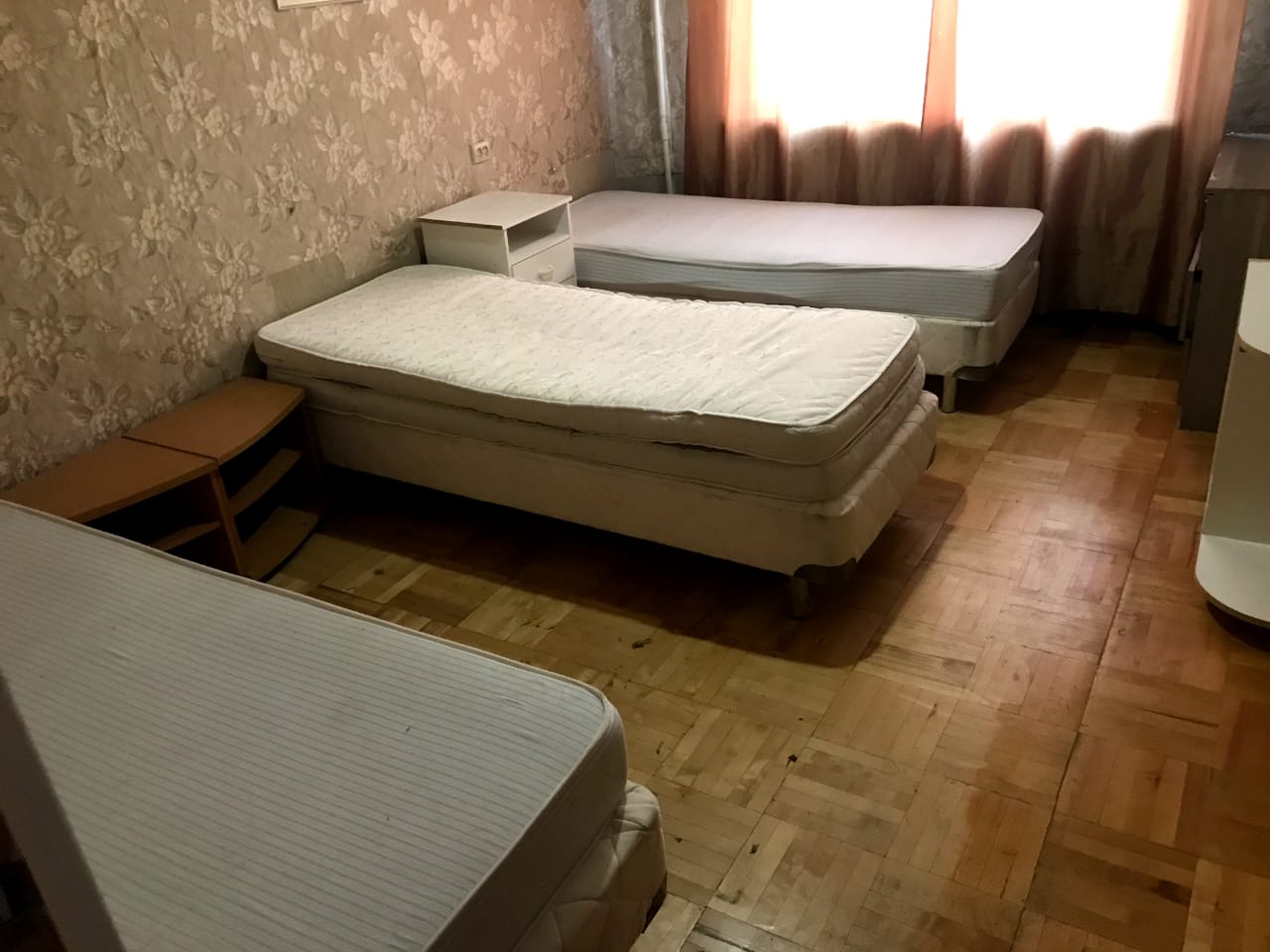 Двухкомнатная квартира на улице Машинцева в Химках. Кровати Двухкомнатная квартира на улице Машинцева в Химках. Кровати