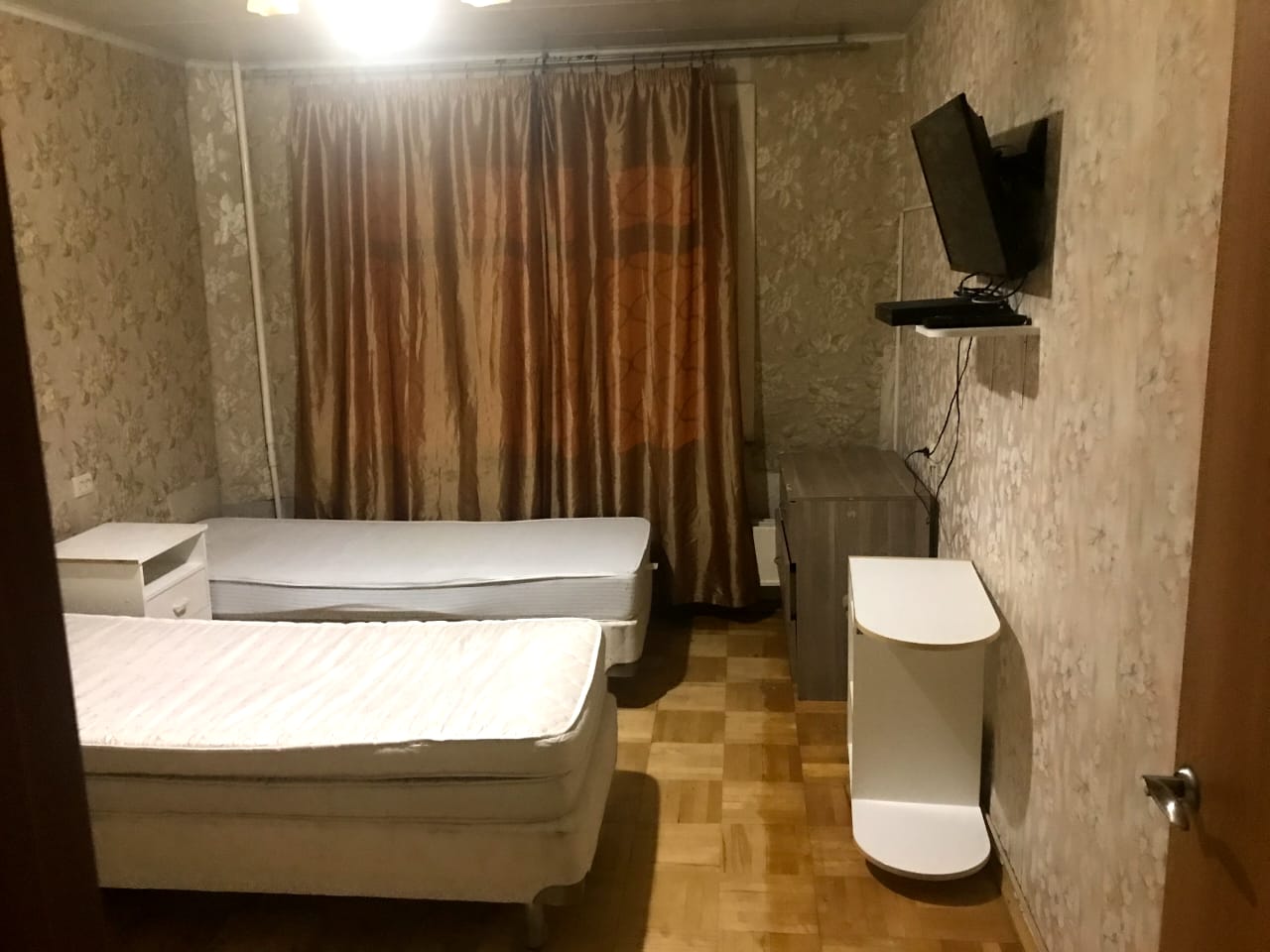 Двухкомнатная квартира на улице Машинцева в Химках. Телевизор Двухкомнатная квартира на улице Машинцева в Химках. Телевизор